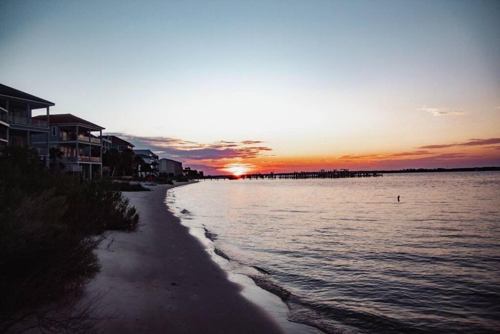 Beachside Bungalow Navarre Bagian luar foto